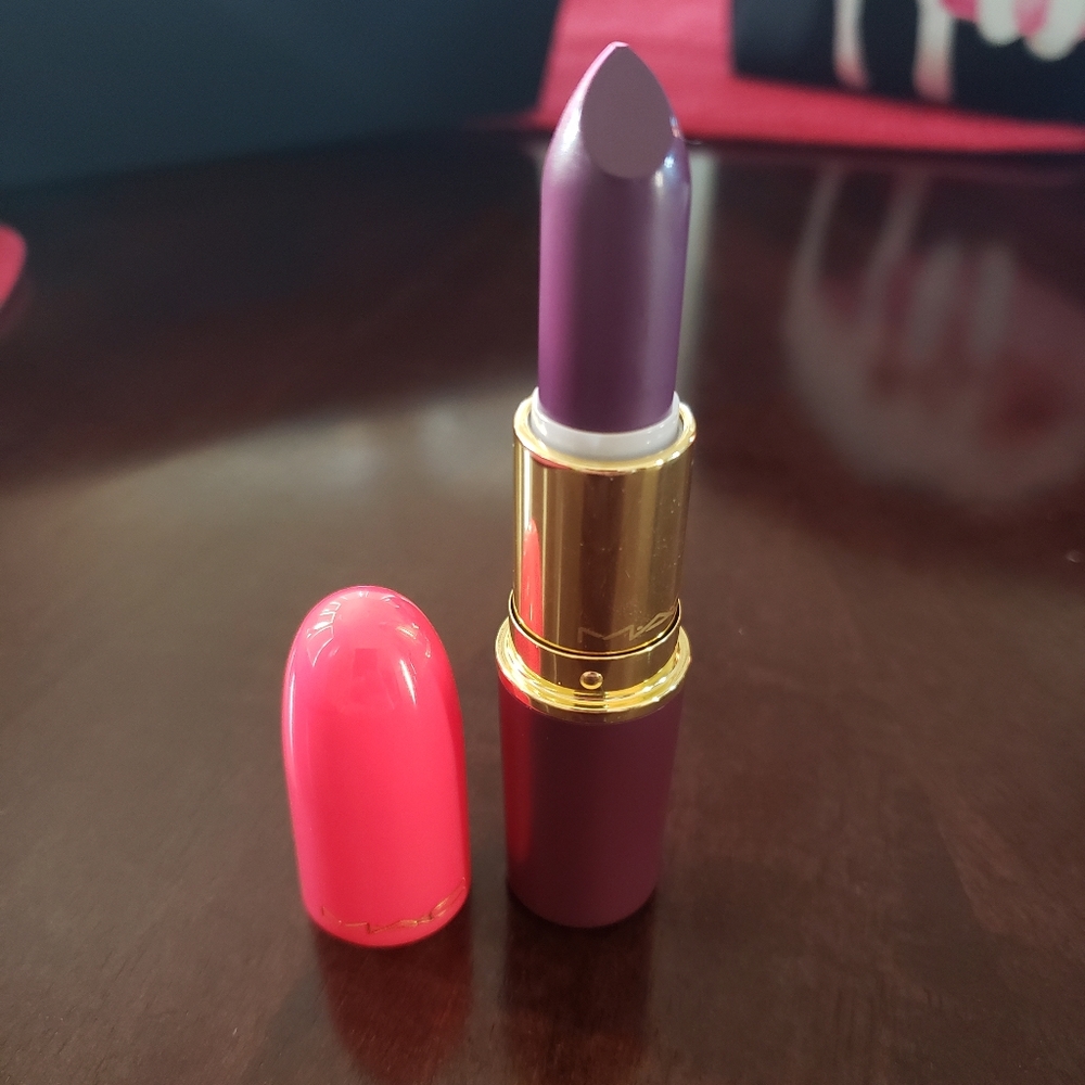 MAC Lipstick Limited Edition Leap of Delight